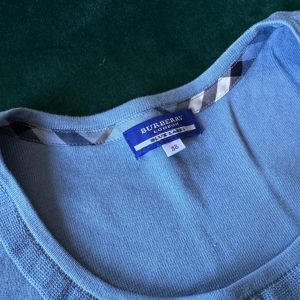 Authentic Burberry Sweater - Picture 4 of 12